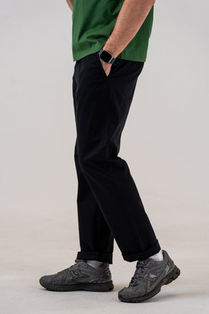 Straight-Leg Stretch Chinos Black, front