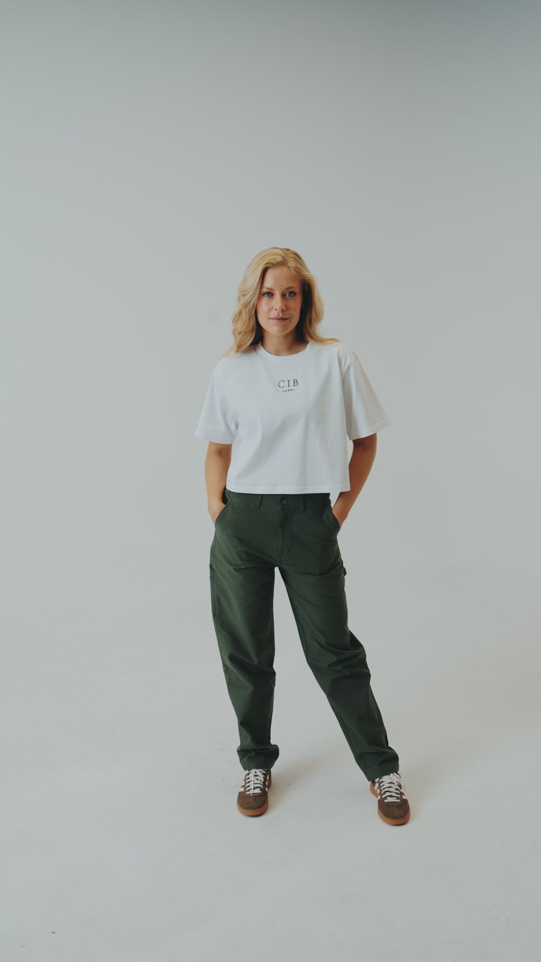 Combed Cotton Crop Tee White, video