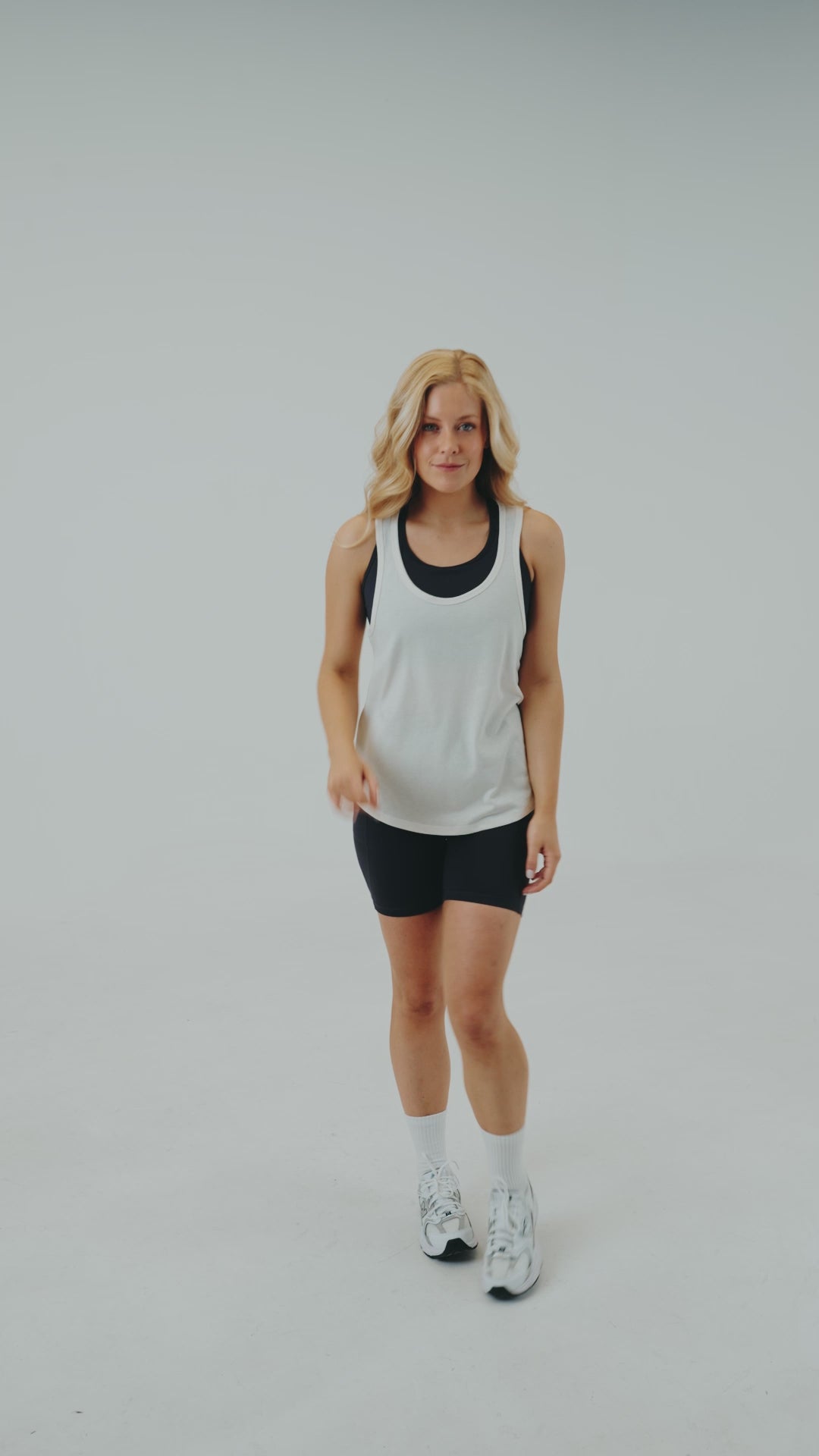 Racerback Active Tank Natural, video