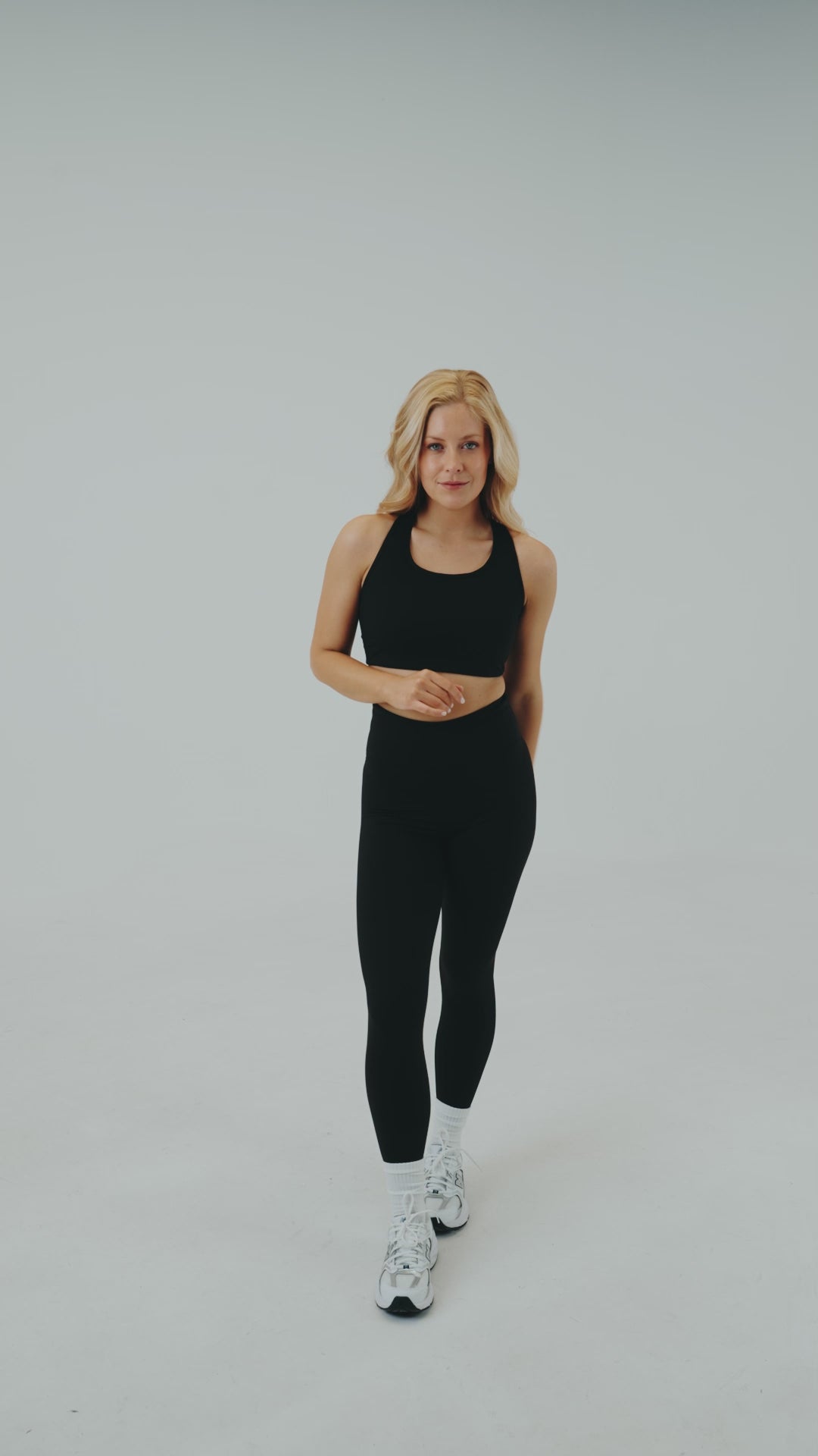 Slim High-Waisted Seamless Leggings Black, video