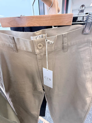 Straight-Leg Stretch Chinos