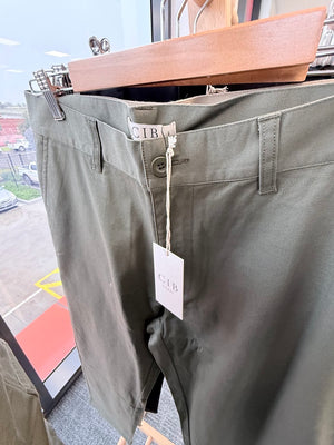 Straight-Leg Stretch Chinos